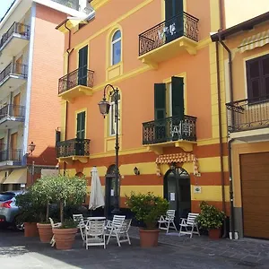 Mimosa Hotel